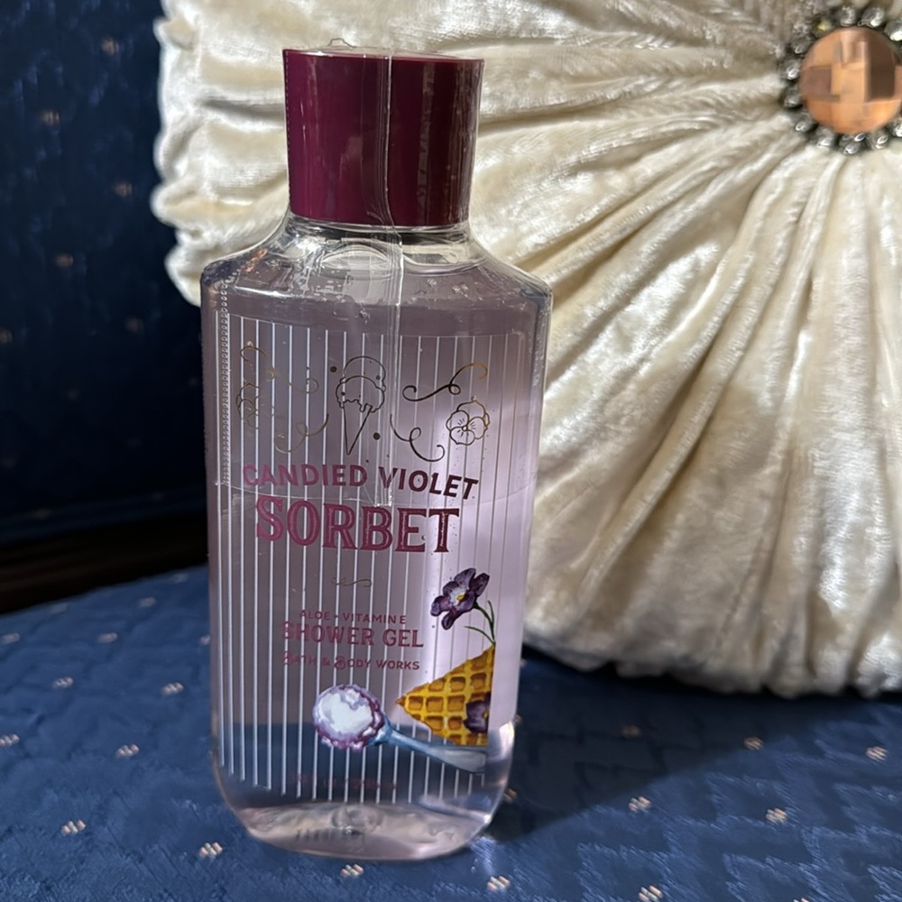 BATH & BODY WORKS SET. . . CANDIED VIOLET SORBET SCENT - Picture 3 of 6